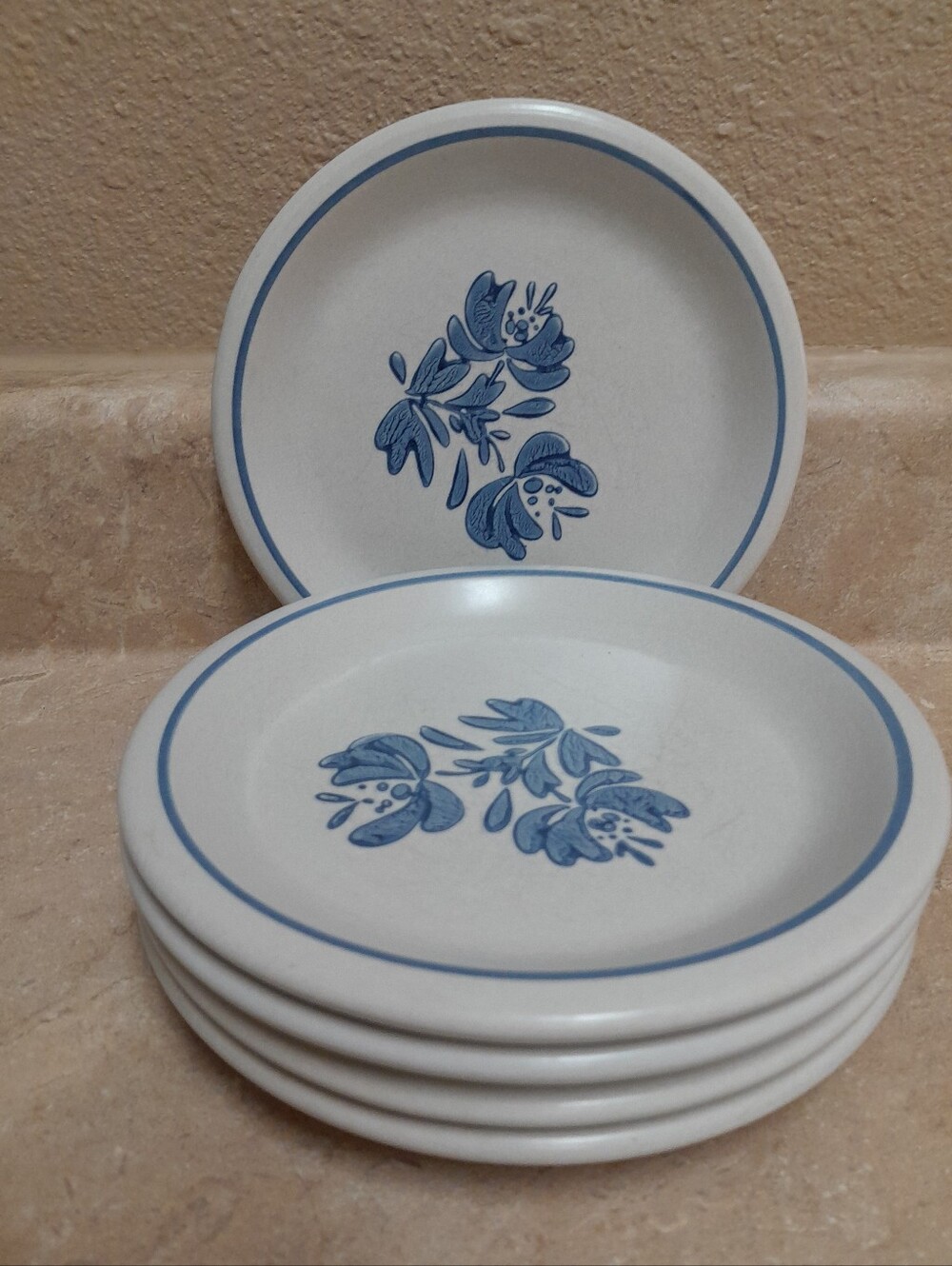Plfaltzgraff Yorktowne Stoneware Classic Blue Floral Plates  Size:OS